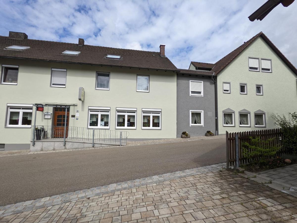 Zum Schwarzen Baeren Hotel Vohenstrauss Kültér fotó