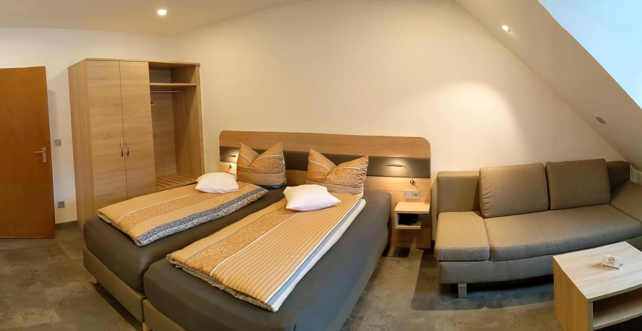 Zum Schwarzen Baeren Hotel Vohenstrauss Kültér fotó