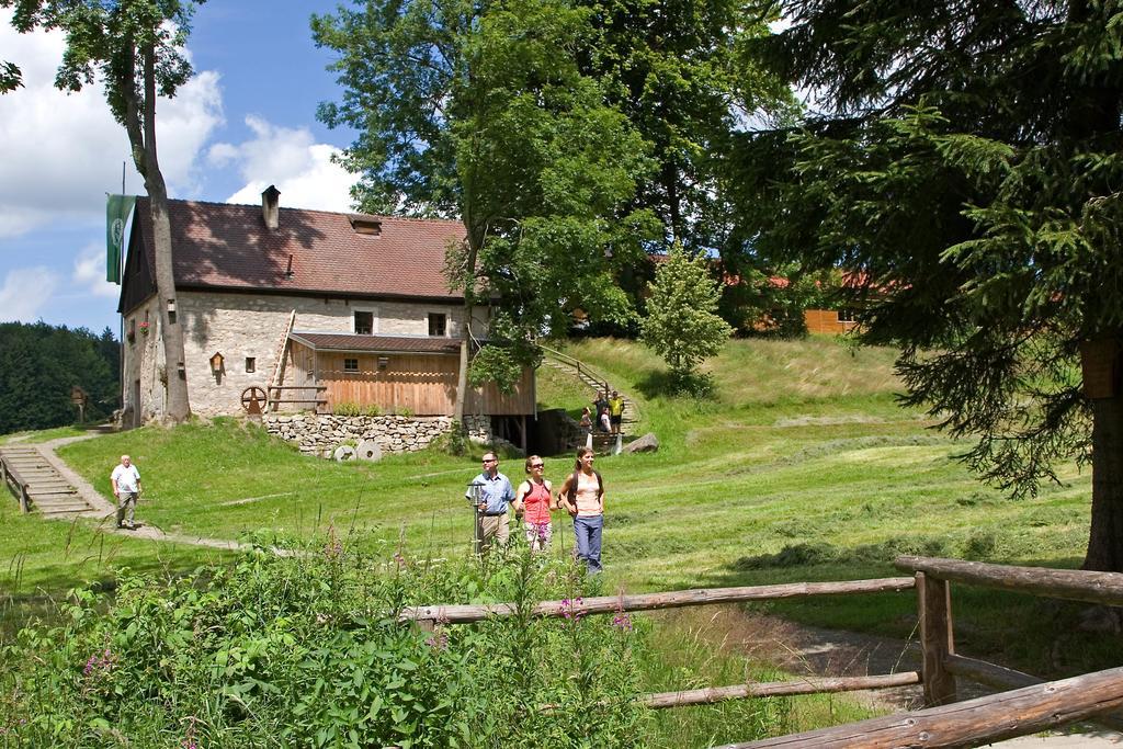 Zum Schwarzen Baeren Hotel Vohenstrauss Kültér fotó