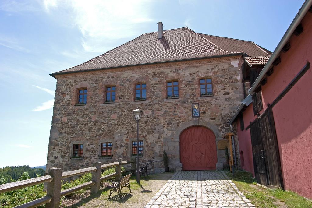 Zum Schwarzen Baeren Hotel Vohenstrauss Kültér fotó