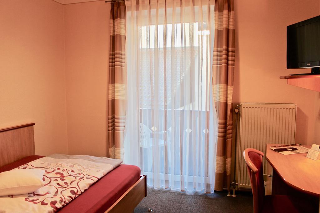 Zum Schwarzen Baeren Hotel Vohenstrauss Kültér fotó