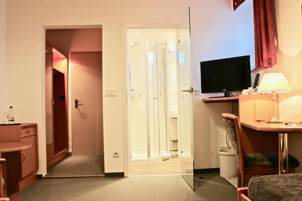 Zum Schwarzen Baeren Hotel Vohenstrauss Kültér fotó