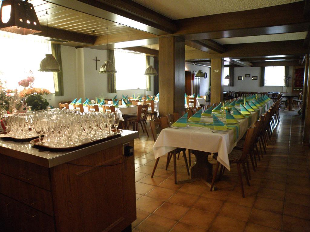 Zum Schwarzen Baeren Hotel Vohenstrauss Kültér fotó