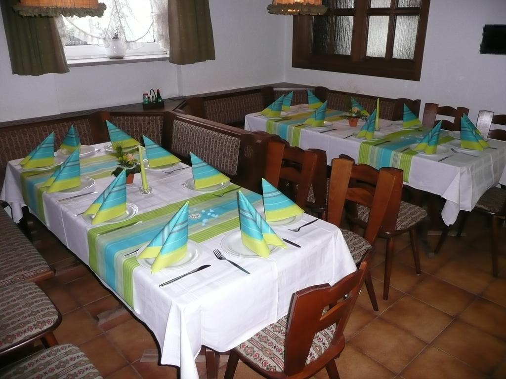 Zum Schwarzen Baeren Hotel Vohenstrauss Kültér fotó