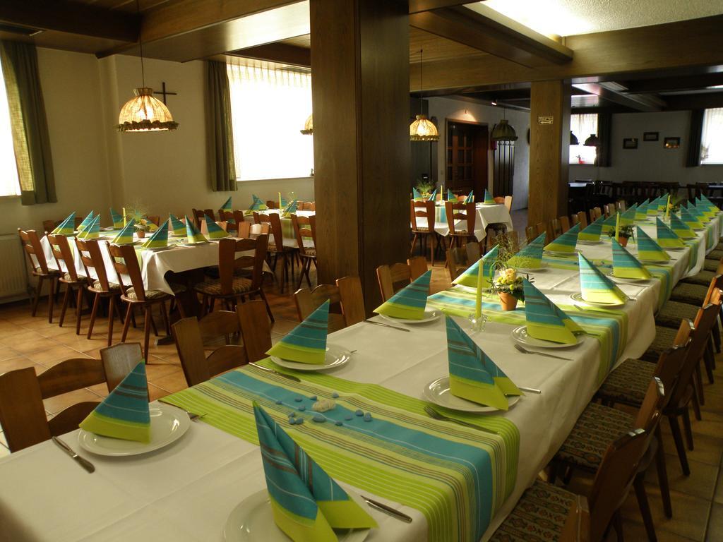 Zum Schwarzen Baeren Hotel Vohenstrauss Kültér fotó