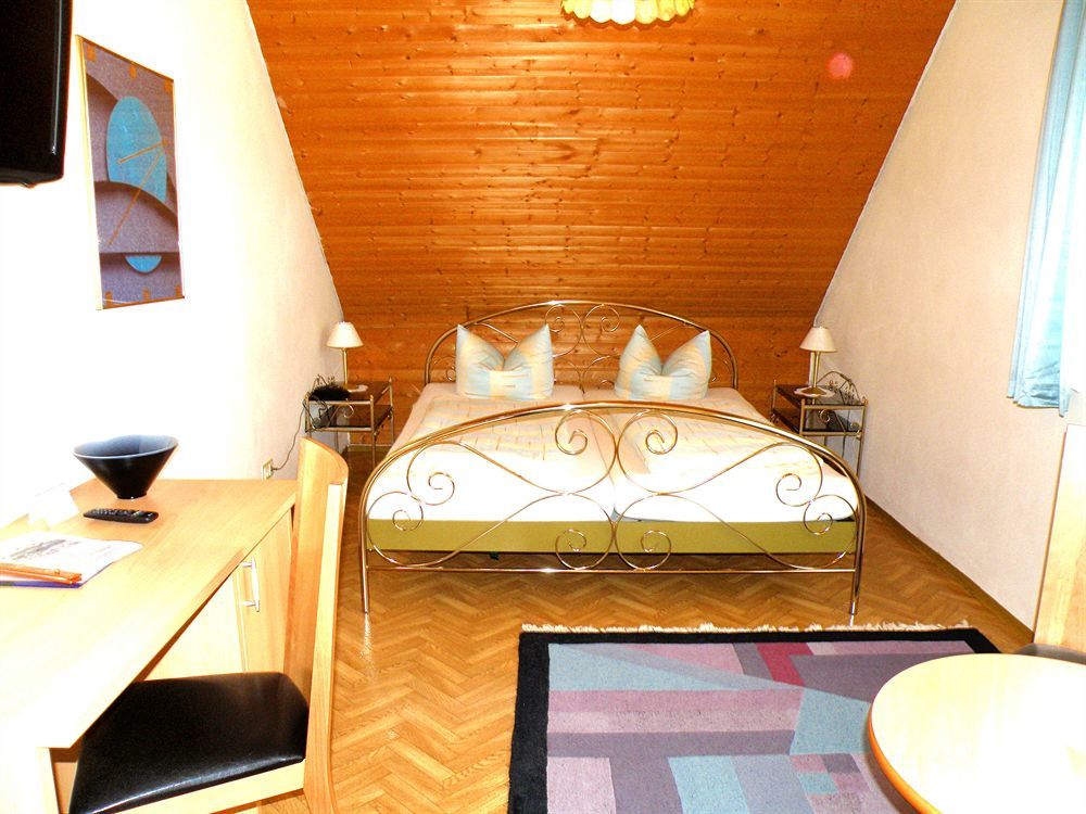 Zum Schwarzen Baeren Hotel Vohenstrauss Kültér fotó